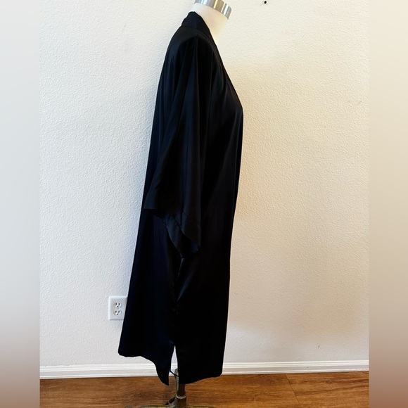 Victoria’s Secret Robe - Picture 4 of 8